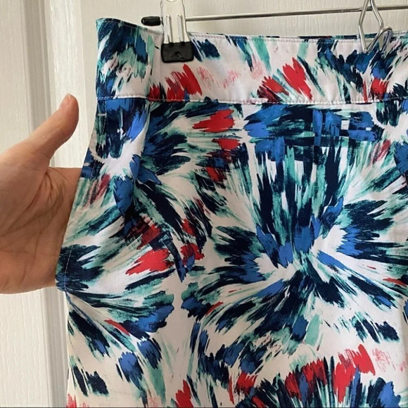 IZOD Golf Tennis Athletic Skort Skirt White Blue Red Floral Print Size 2 - Picture 5 of 16